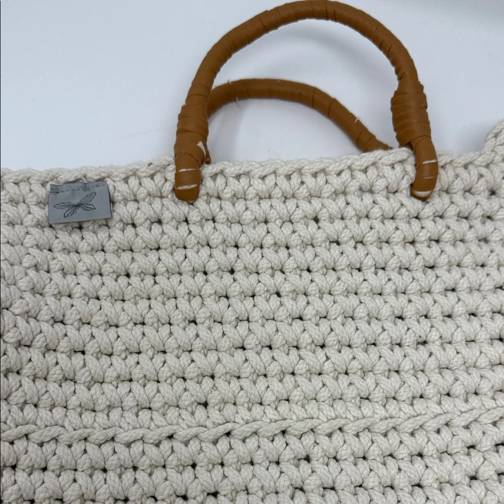 Women’s Elegant Cream Woven Tote Bag approx 28 x 7” - Picture 2 of 8